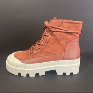 Gianni Bini NWT Wander Lust Lug Sole Platform Boot Sz Womens 9.5 M